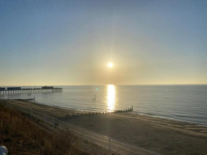 Northcliffe, Southwold Seafront sleeps 14